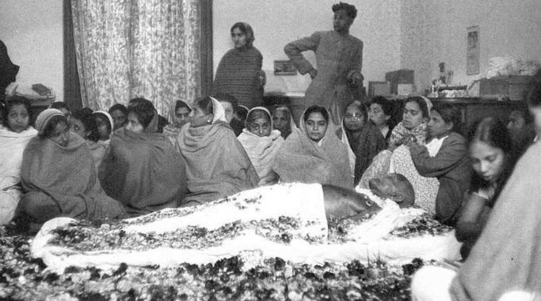 Mahatma Gandhi at his home, before the seremonial cremation